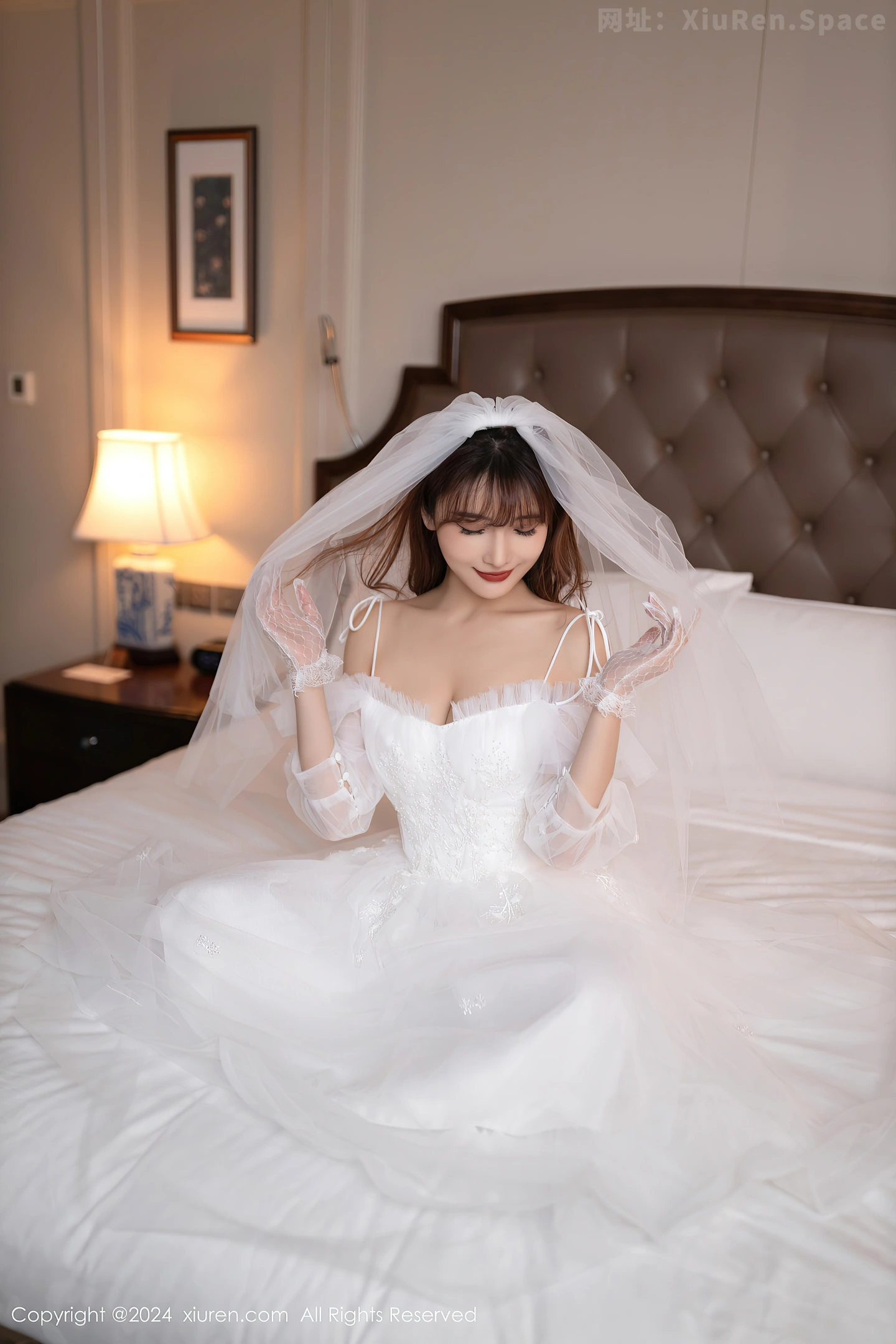 图片[3]-[XiuRen秀人网]VOL.8418 模特陆萱萱性感白色婚纱配超薄肉丝半脱秀惹火身材撩人诱惑写真80P-秀人网官方网站